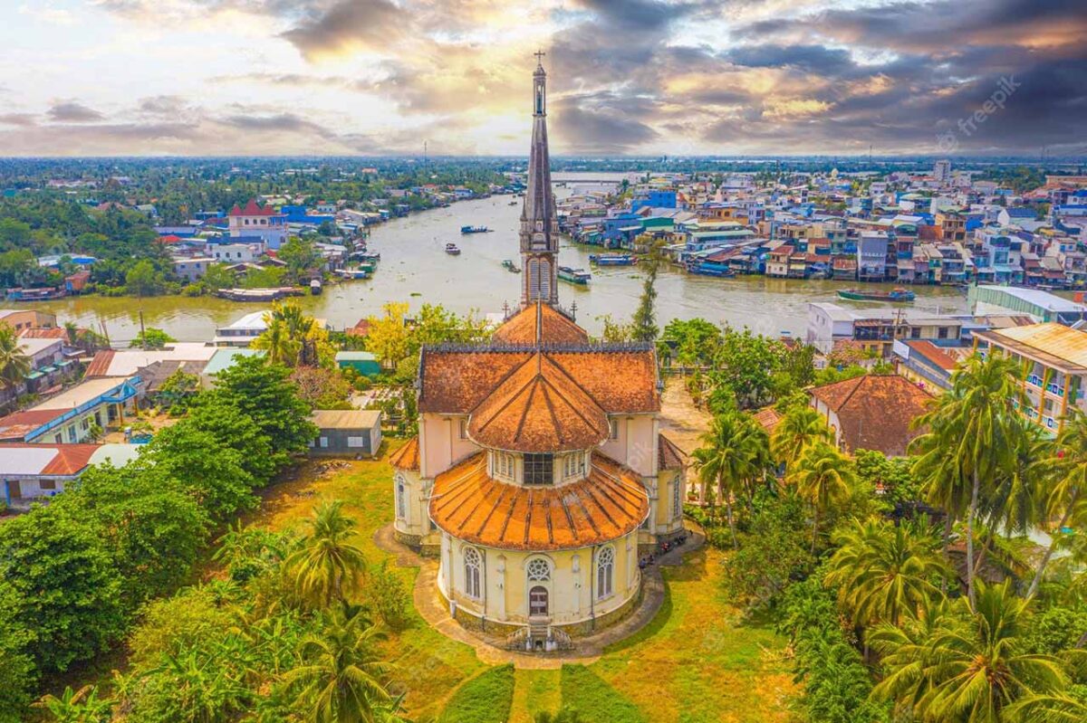 Mekong Delta 1 day tour - Visit Cai Be Church